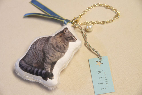アトリエキジ kiji猫クッション チャーム式チェーンアクセサリー アトリエキジ kiji猫クッション チャーム式チェーンアクセサリー